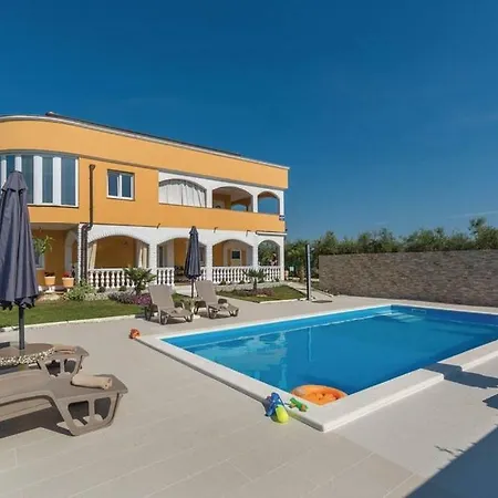 Apartments Vukancic Novigrad  Exterior photo
